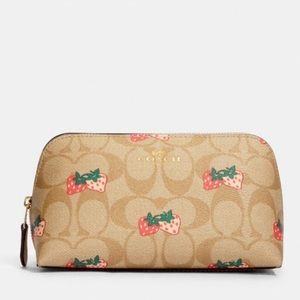 COACH Cosmetic Case 17 with strawberry 🍓 print